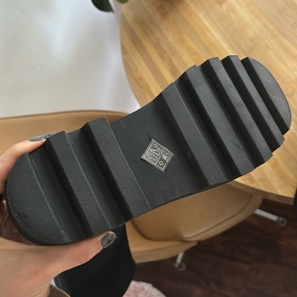 Charles and Keith Indra Boot - Picture 11 of 13